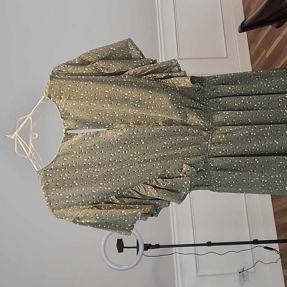 Ladies Spring Dress - Picture 4 of 7